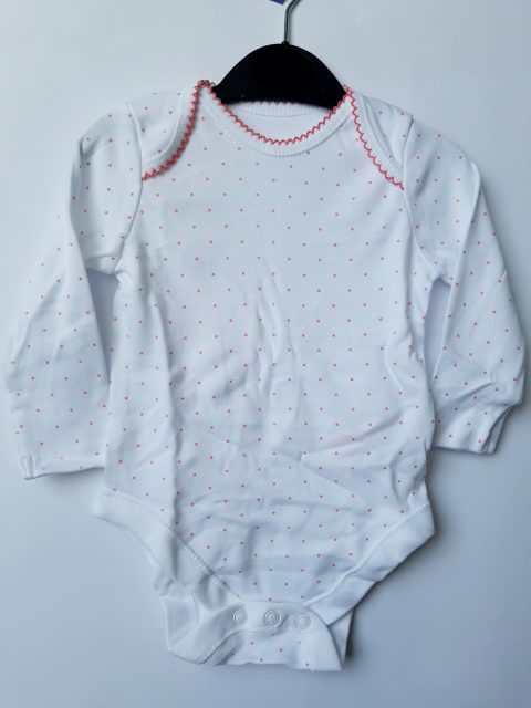 Боди белый с красными кружочками F&F