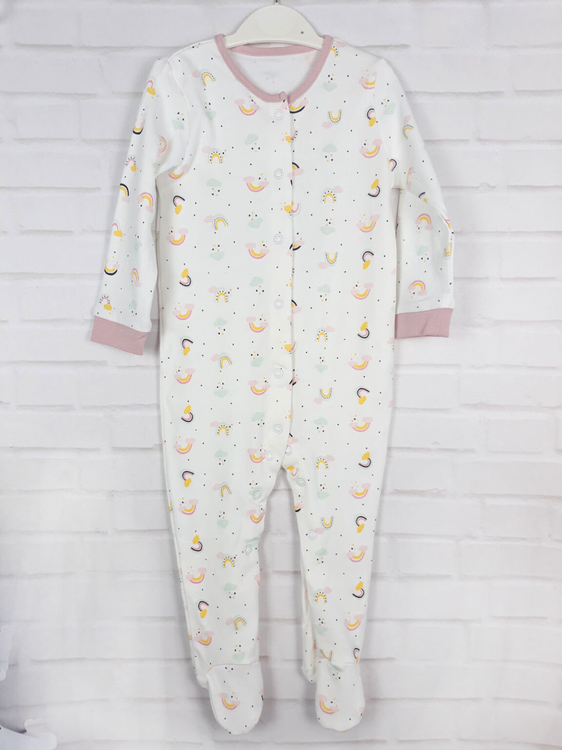 Человечек белый с радугами Matalan