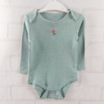 Боди зеленого цвета с красными цветами TU